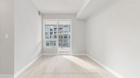 Photo 9 at 506 - 2221 Yonge Street, Mount Pleasant West, Toronto