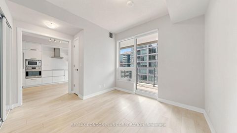 Photo 11 at 506 - 2221 Yonge Street, Mount Pleasant West, Toronto