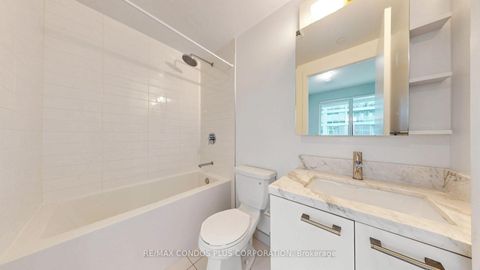 Photo 13 at 506 - 2221 Yonge Street, Mount Pleasant West, Toronto