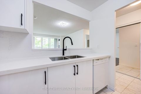Photo 12 at 401 - 39 Pemberton Avenue, Newtonbrook East, Toronto