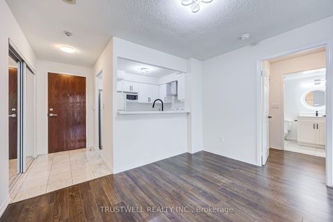 Photo 13 at 401 - 39 Pemberton Avenue, Newtonbrook East, Toronto