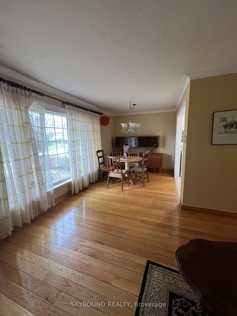 Photo 5 at 33 Bradstock Road, Humbermede, Toronto