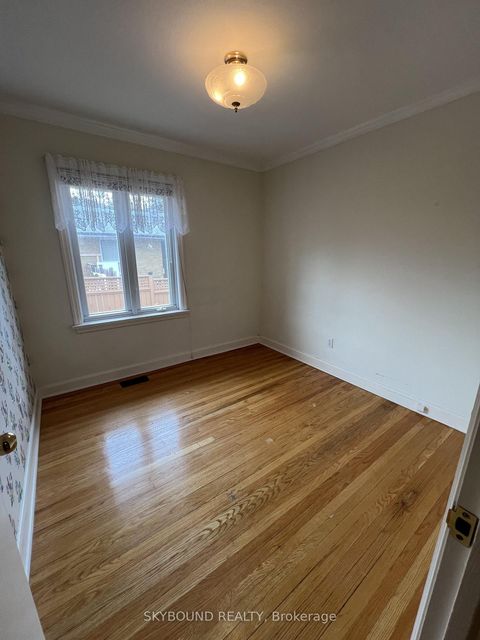 Photo 9 at 33 Bradstock Road, Humbermede, Toronto