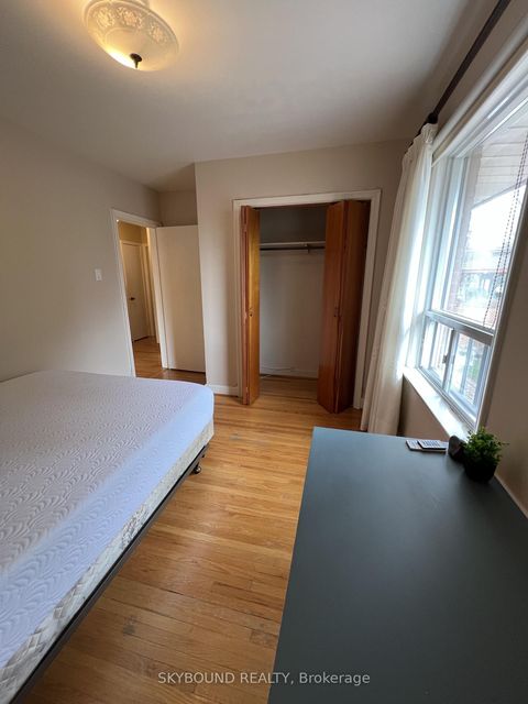 Photo 12 at 33 Bradstock Road, Humbermede, Toronto