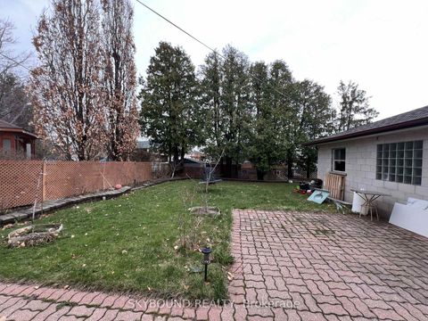 Photo 21 at 33 Bradstock Road, Humbermede, Toronto