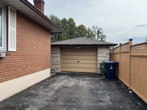 Photo 22 at 33 Bradstock Road, Humbermede, Toronto