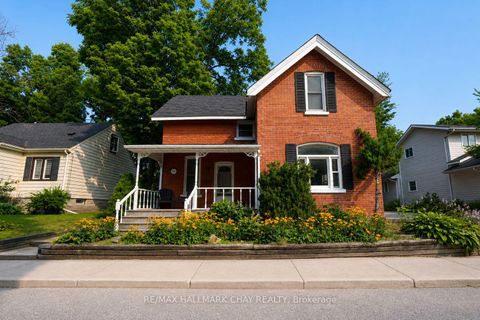 Photo 2 at 34 North Street N, Wellington, Barrie