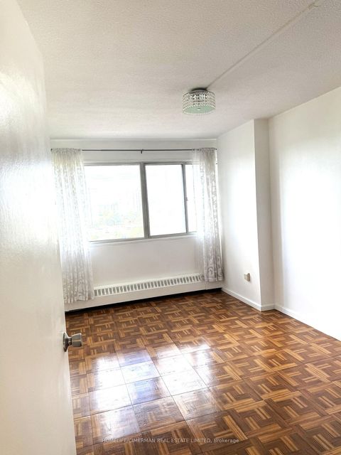 Photo 9 at 906 - 725 Don Mills Road, Flemingdon Park, Toronto