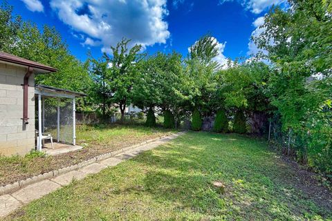 Photo 34 at 19 Granite Street, Clanton Park, Toronto