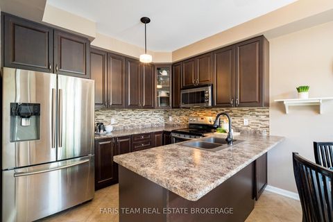 Photo 4 at 111 Monarchy Street, Shore, Barrie