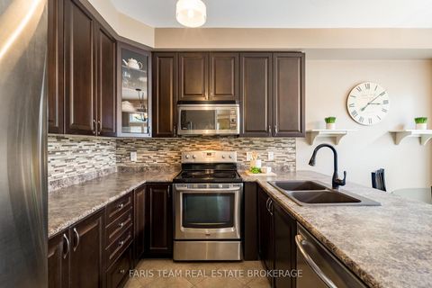 Photo 6 at 111 Monarchy Street, Shore, Barrie