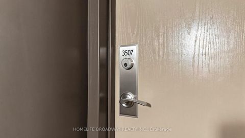 Photo 4 at 3507 - 77 Harbour Square, Waterfront Communities C1, Toronto