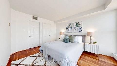 Photo 16 at 3507 - 77 Harbour Square, Waterfront Communities C1, Toronto