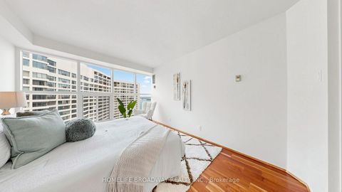 Photo 18 at 3507 - 77 Harbour Square, Waterfront Communities C1, Toronto