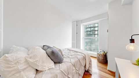 Photo 23 at 3507 - 77 Harbour Square, Waterfront Communities C1, Toronto
