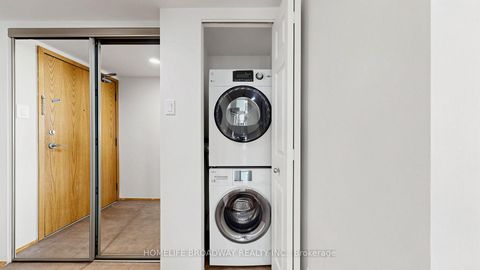 Photo 28 at 3507 - 77 Harbour Square, Waterfront Communities C1, Toronto