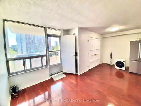 Photo 3 at 1008 - 20 Edgecliff Golfway, Flemingdon Park, Toronto