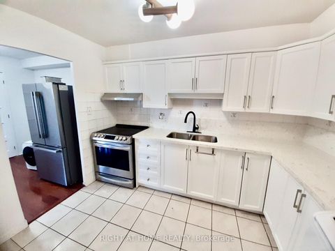 Photo 6 at 1008 - 20 Edgecliff Golfway, Flemingdon Park, Toronto