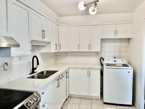 Photo 7 at 1008 - 20 Edgecliff Golfway, Flemingdon Park, Toronto