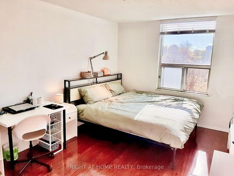 Photo 8 at 1008 - 20 Edgecliff Golfway, Flemingdon Park, Toronto