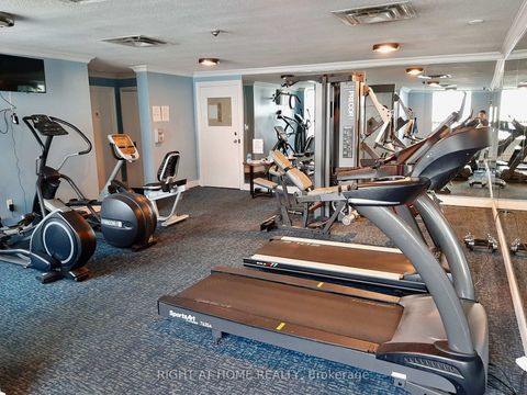 Photo 16 at 1008 - 20 Edgecliff Golfway, Flemingdon Park, Toronto