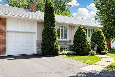 Photo 4 at 11 Elynhill Drive, Willowdale West, Toronto