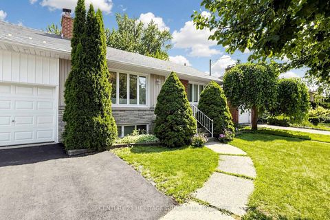 Photo 5 at 11 Elynhill Drive, Willowdale West, Toronto