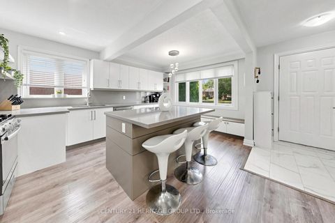 Photo 12 at 11 Elynhill Drive, Willowdale West, Toronto