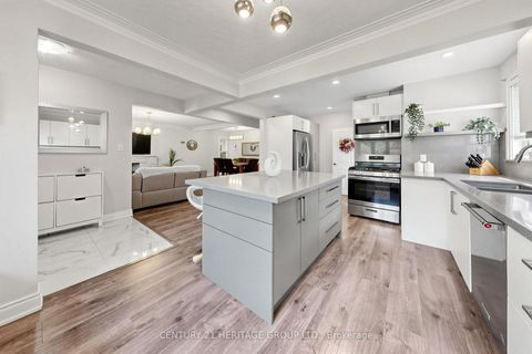 Photo 14 at 11 Elynhill Drive, Willowdale West, Toronto