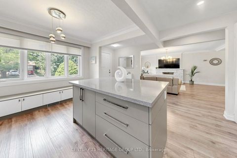 Photo 15 at 11 Elynhill Drive, Willowdale West, Toronto