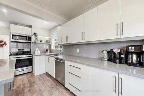 Photo 17 at 11 Elynhill Drive, Willowdale West, Toronto