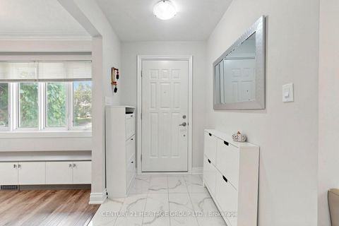 Photo 26 at 11 Elynhill Drive, Willowdale West, Toronto