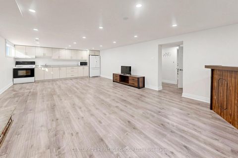 Photo 30 at 11 Elynhill Drive, Willowdale West, Toronto