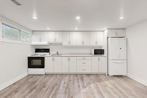 Photo 31 at 11 Elynhill Drive, Willowdale West, Toronto