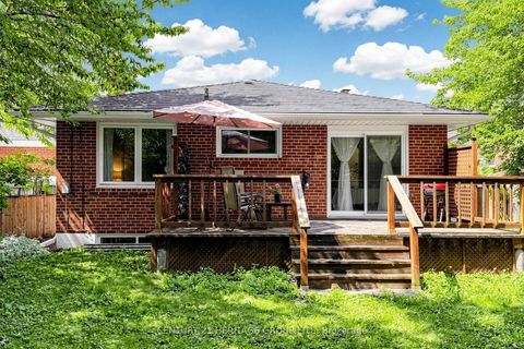 Photo 42 at 11 Elynhill Drive, Willowdale West, Toronto