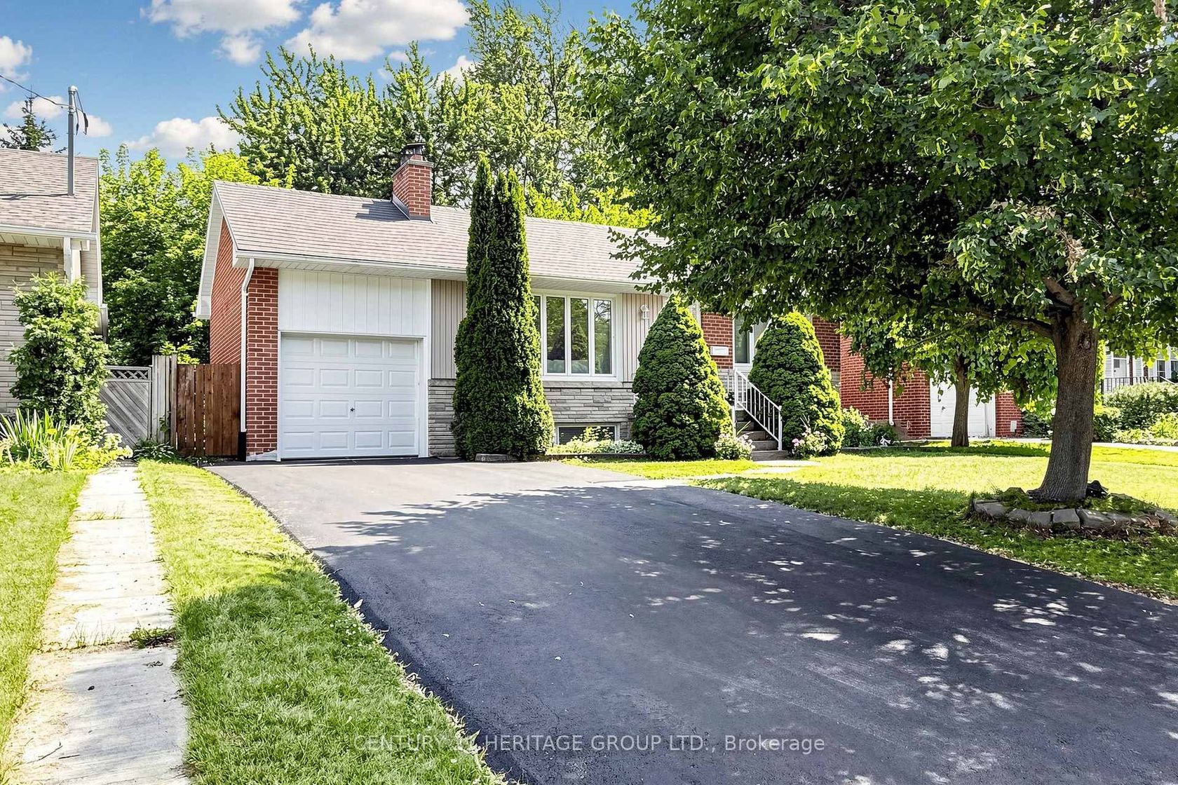 11 Elynhill Drive, Willowdale West, Toronto 