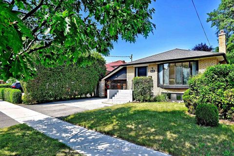 Photo 1 at 41 Stanwood Crescent, Humbermede, Toronto