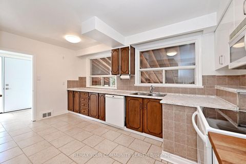 Photo 8 at 41 Stanwood Crescent, Humbermede, Toronto