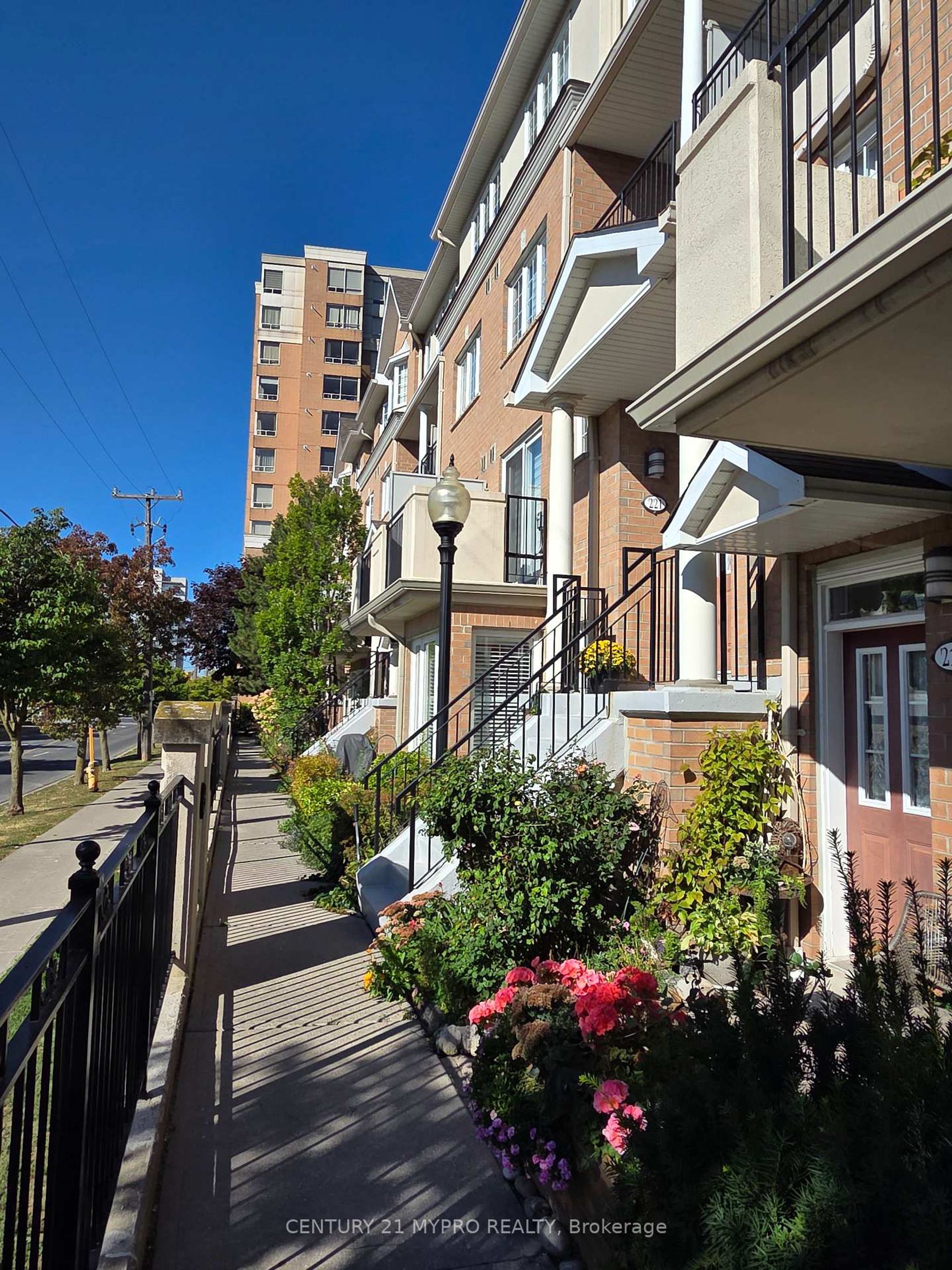 221 Grandview Way, Willowdale East, Toronto 