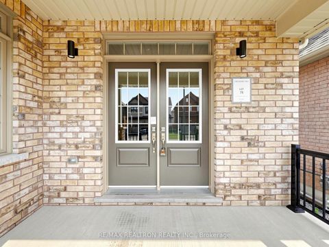 Photo 2 at 31 Valleo Street, Keswick North, Georgina