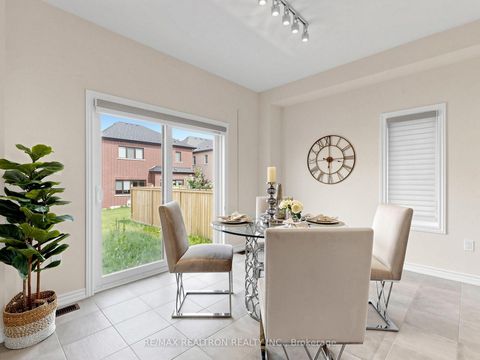 Photo 14 at 31 Valleo Street, Keswick North, Georgina