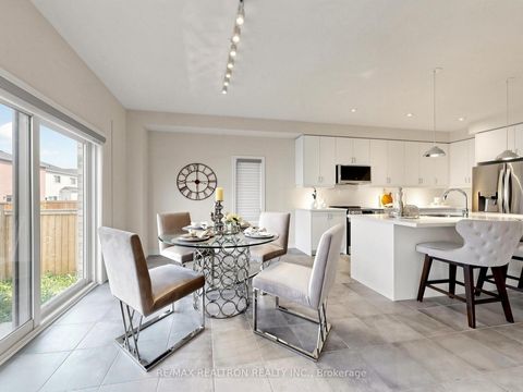 Photo 15 at 31 Valleo Street, Keswick North, Georgina