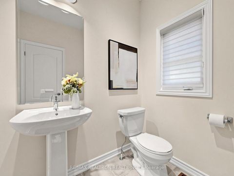 Photo 18 at 31 Valleo Street, Keswick North, Georgina