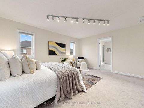 Photo 23 at 31 Valleo Street, Keswick North, Georgina