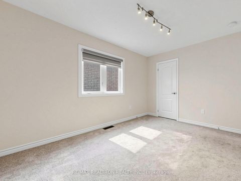 Photo 32 at 31 Valleo Street, Keswick North, Georgina
