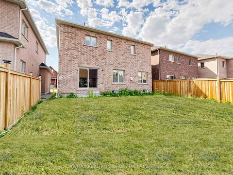 Photo 43 at 31 Valleo Street, Keswick North, Georgina