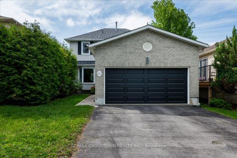 Photo 1 at 17 Knicely Road, Painswick North, Barrie