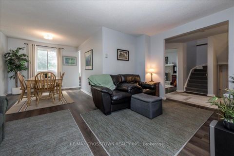 Photo 4 at 17 Knicely Road, Painswick North, Barrie
