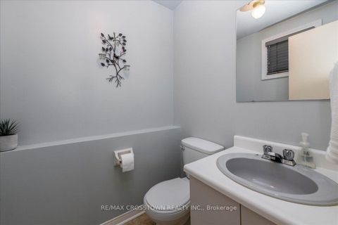 Photo 10 at 17 Knicely Road, Painswick North, Barrie