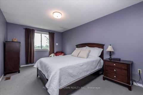 Photo 11 at 17 Knicely Road, Painswick North, Barrie